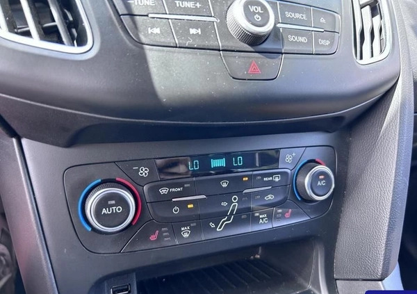 Ford Focus cena 34700 przebieg: 158202, rok produkcji 2018 z Wieliczka małe 742